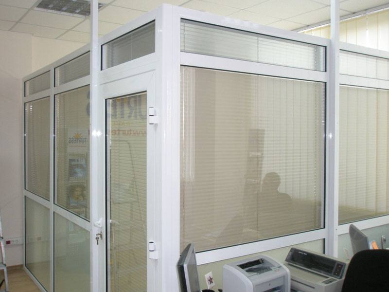 Горизонтальні жалюзі