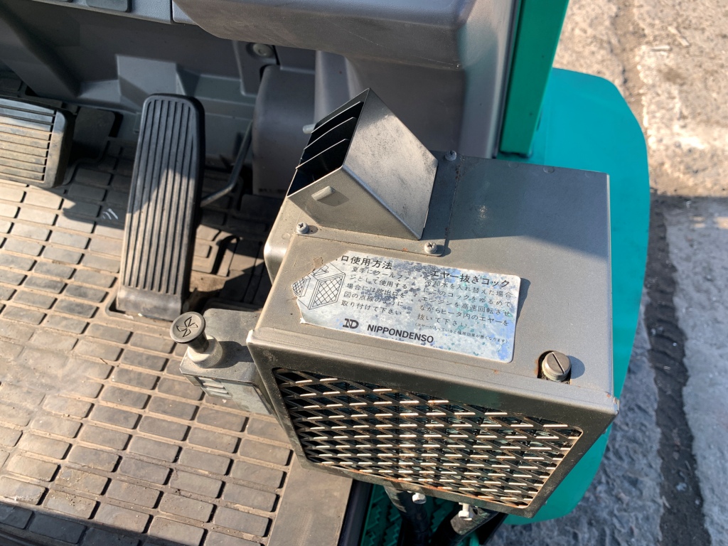 навантажувач вилковий Mitsubishi,  на спарці пневмо,  з щоглою триплек