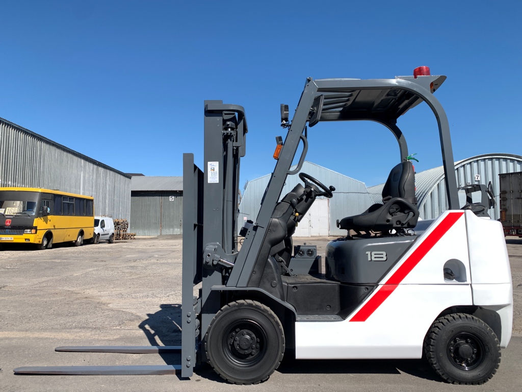 Вилочний автонавантажувач TCM (Nissan), з напівкабіною