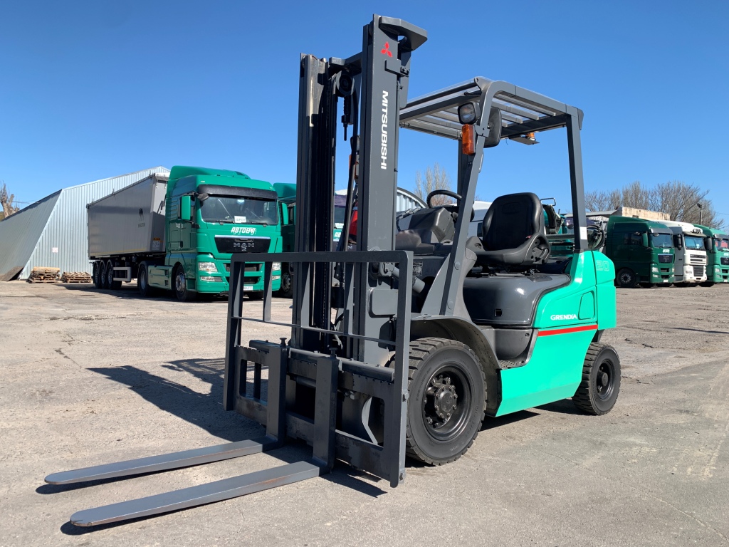 навантажувач Mitsubishi, з пічкою та бічним зсувом. Модель: FGE20T.