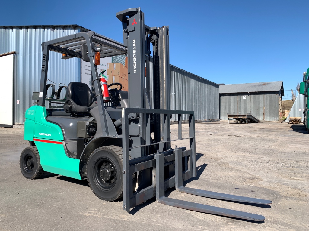 навантажувач Mitsubishi, з пічкою та бічним зсувом. Модель: FGE20T.