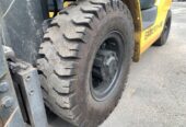 навантажувач Komatsu, з бічним зсувом та щоглою 4.5 метри