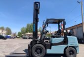 навантажувач Sumitomo (Mazda), на 3.5 тонни та щоглою 5 метрів