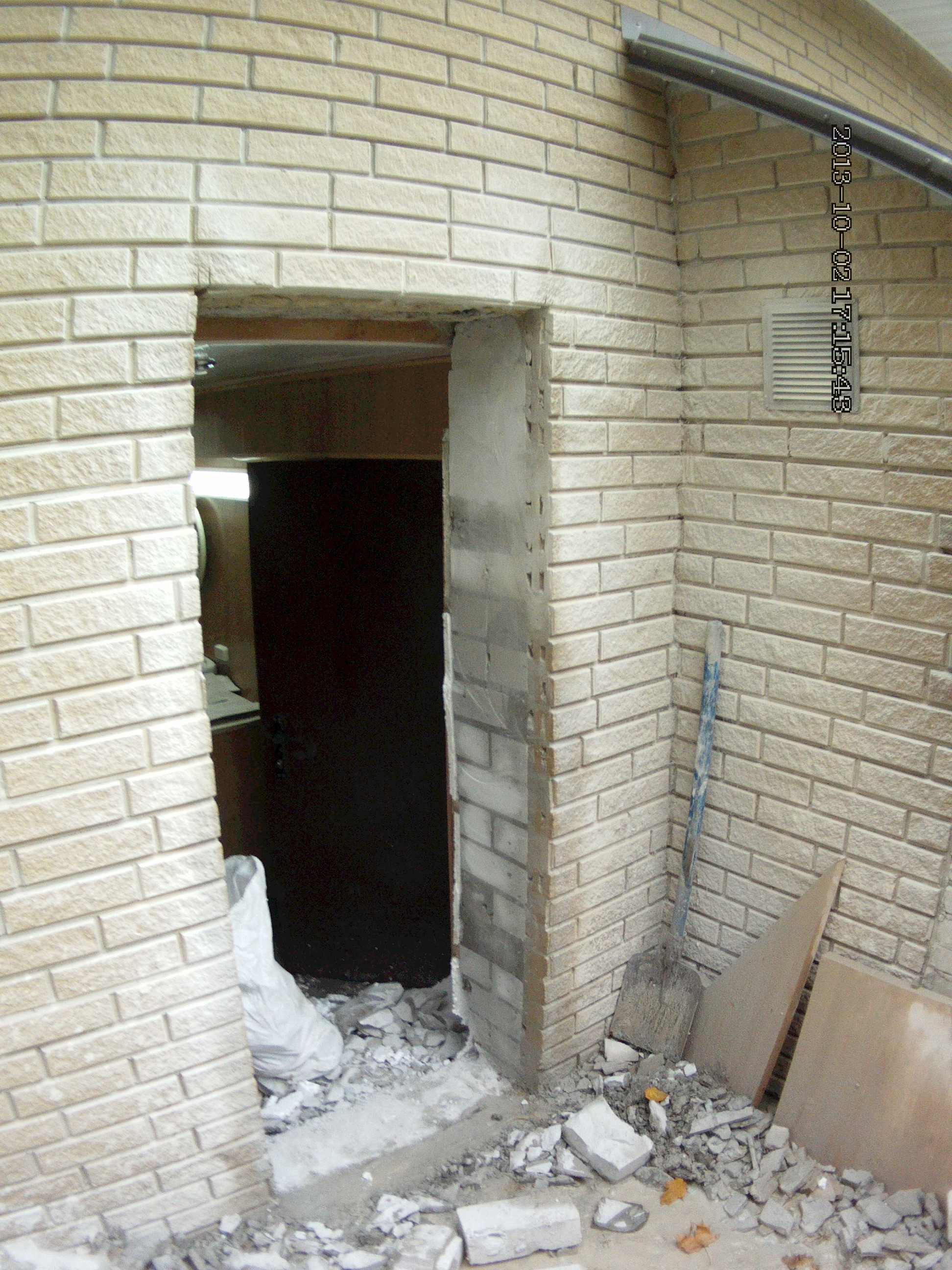 Алмазная резка без пыли проёмов в бетоне, кирпиче