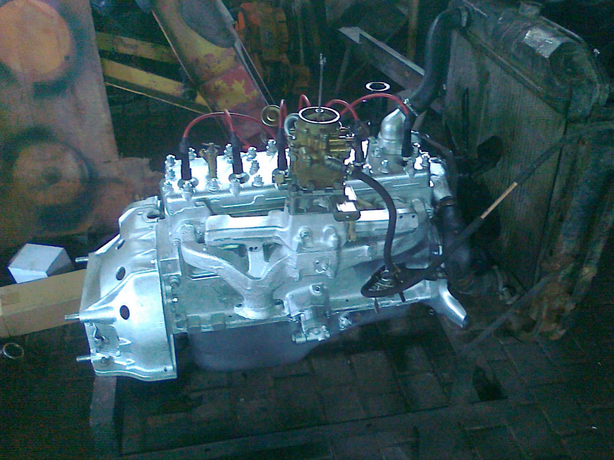 Подам двигун газ 52 до львівського автонавантажувача