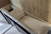 Умывальник бетонный с щелевым боковым сливом
