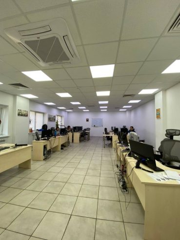 Продаж приміщення в центрі міста.