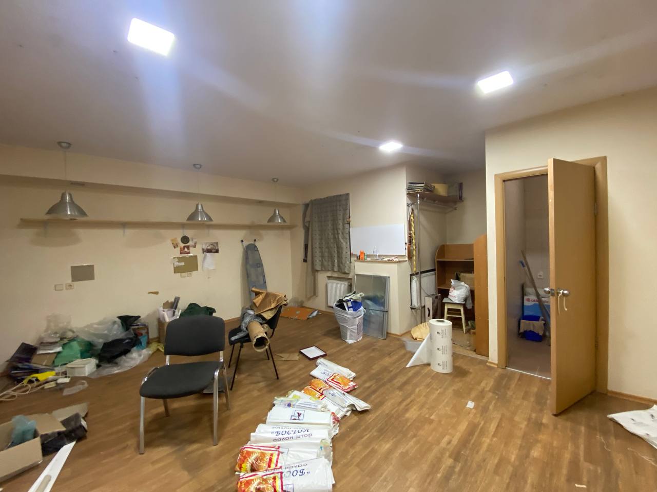 Продам офісмагазин в центрі міста.