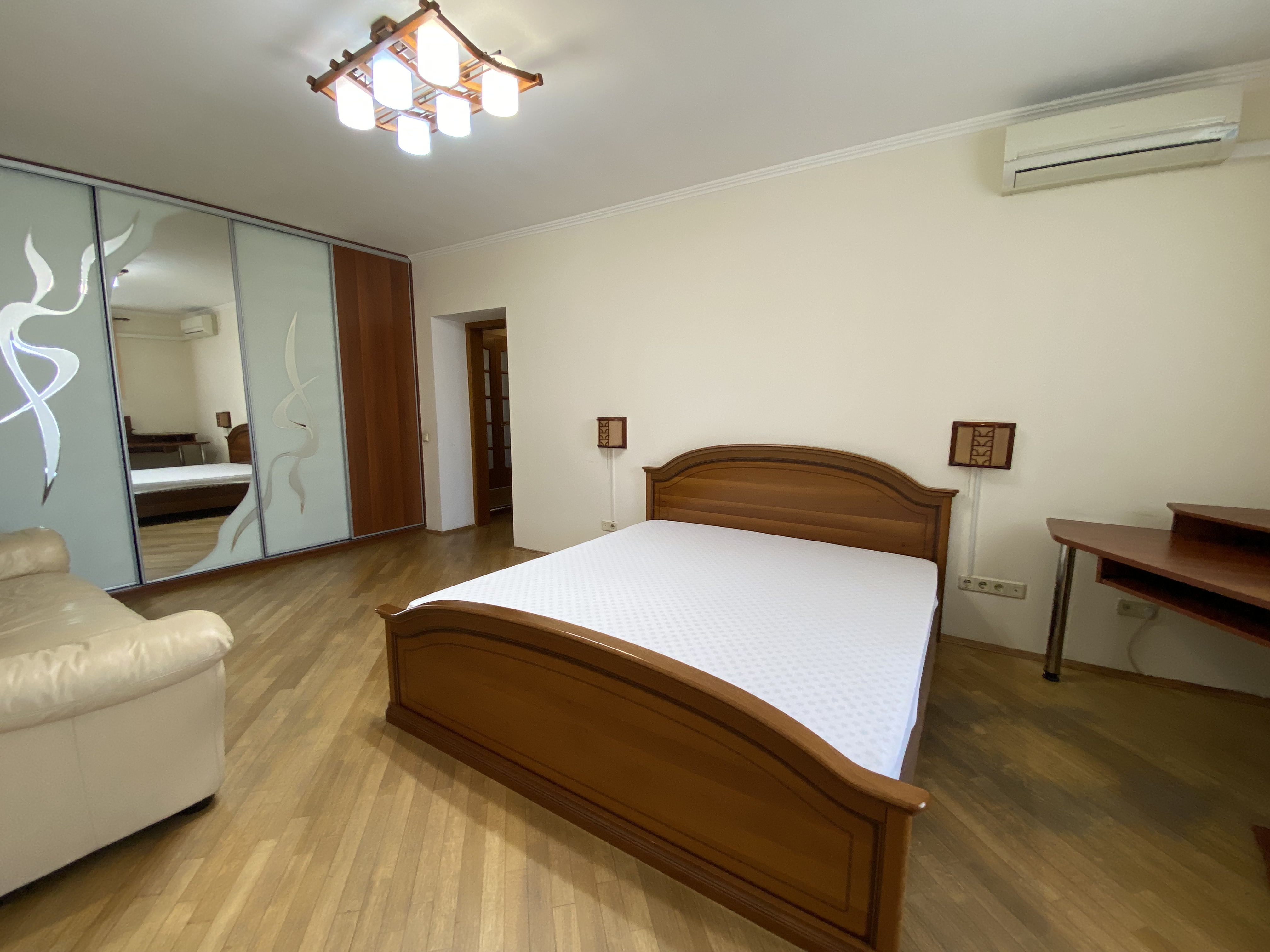 2 кімнатна 79м2 Срібнокільська 24, м.Осокорки, Київ