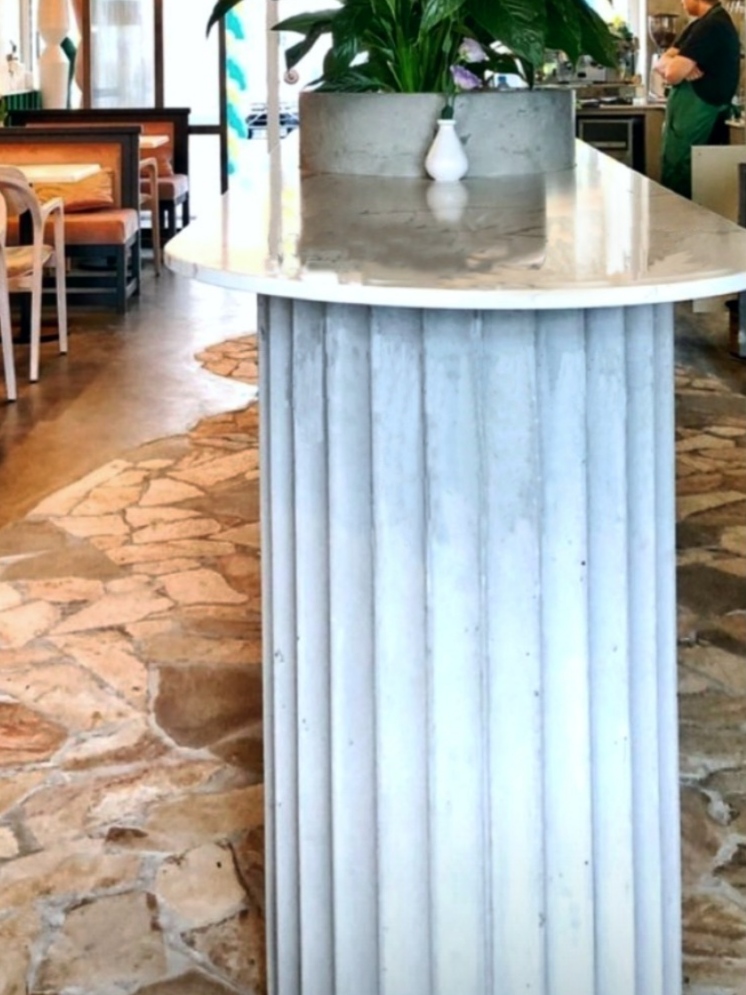 Кашпо из бетона,  колонна бетонная греческая,вазон