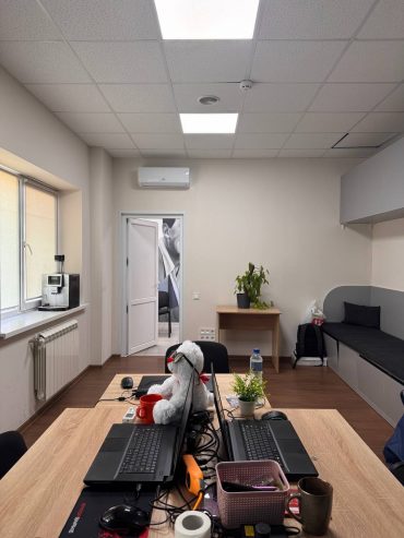 Офіс в центрі міста 220 м2, Вже вільний. Перестінки Гіпс.