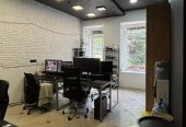 Магазинофіс послуги.   Червона лінія з окремим входом.