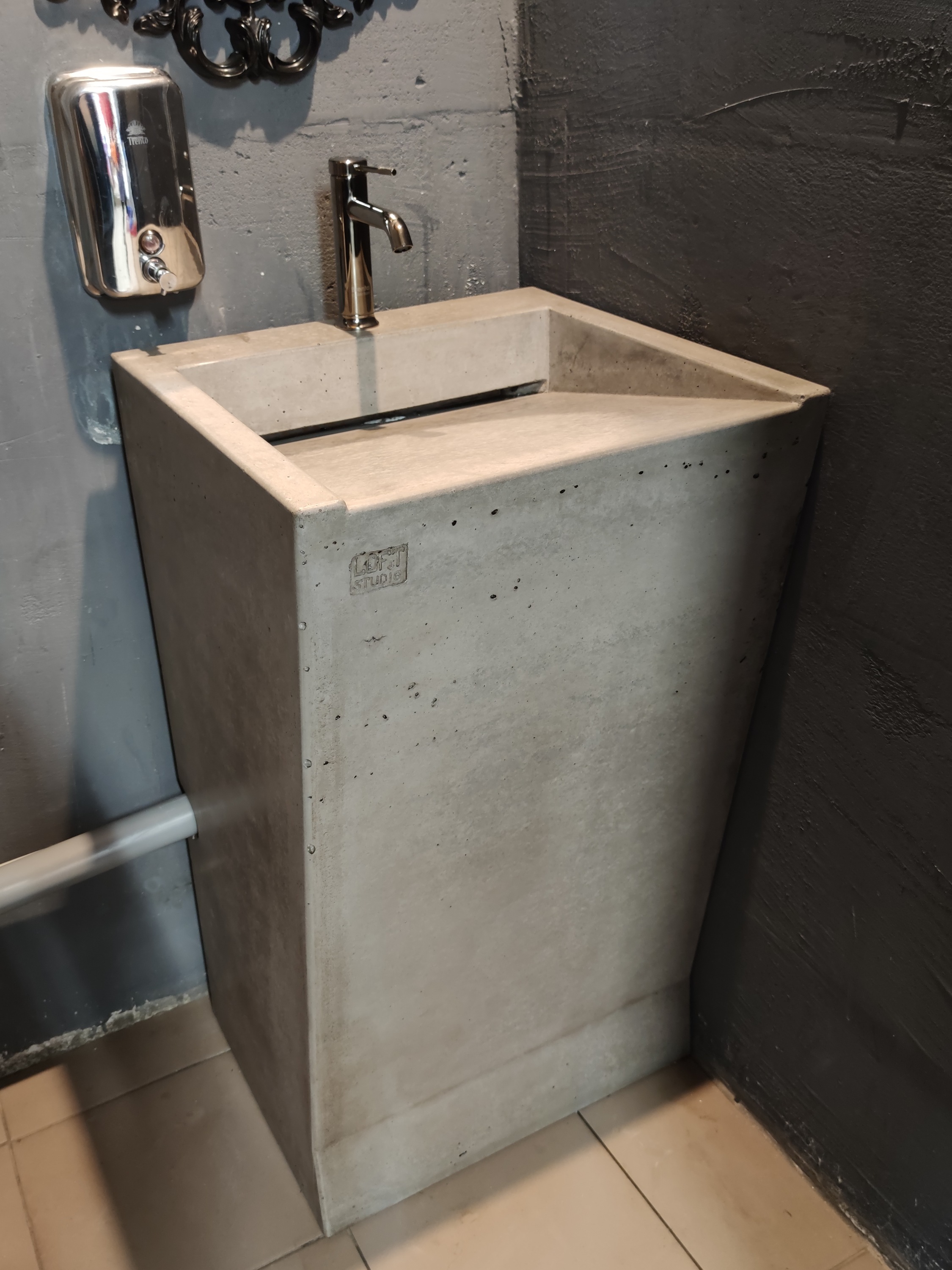 Умывальник тумба из бетона самостоячий передвижной