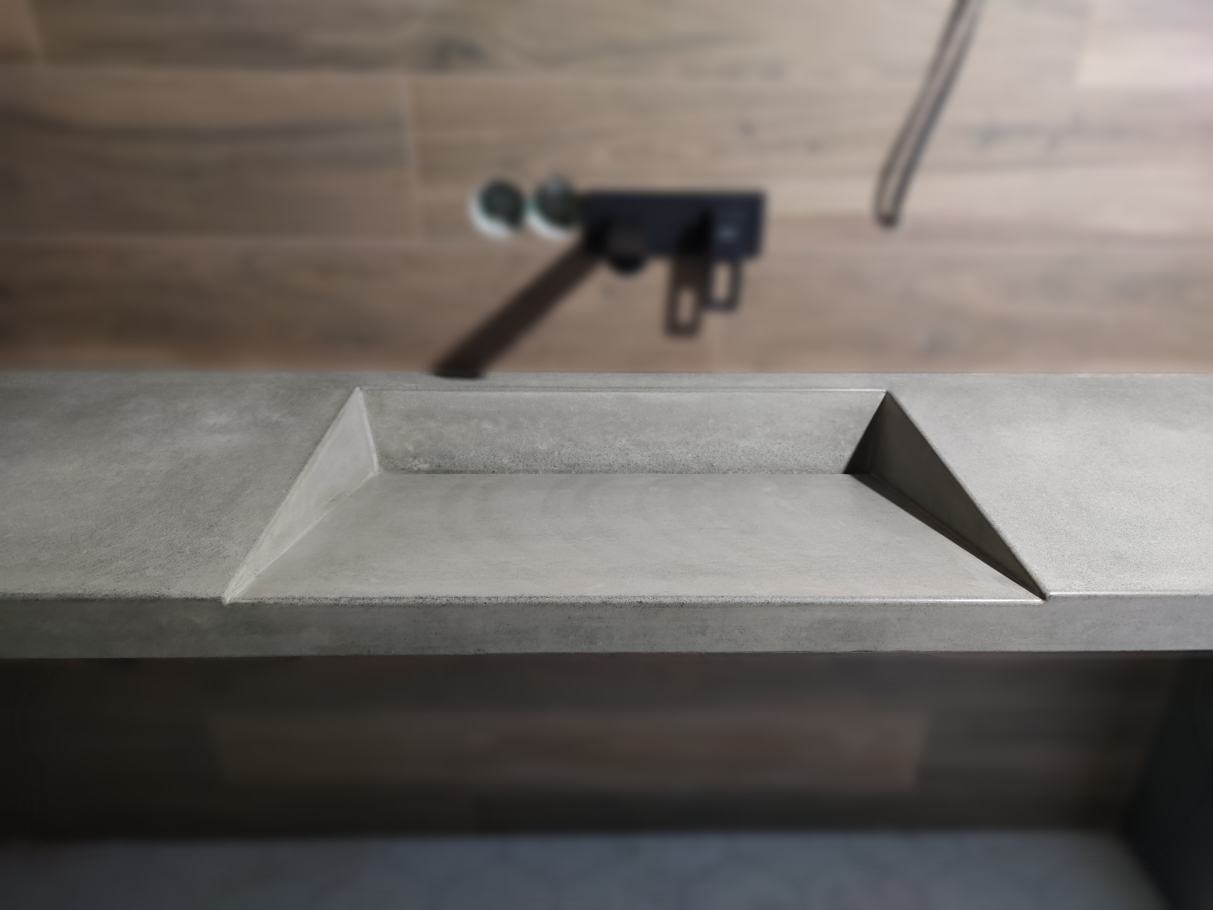 Щелевой умывальник из бетона,столешница,раковина