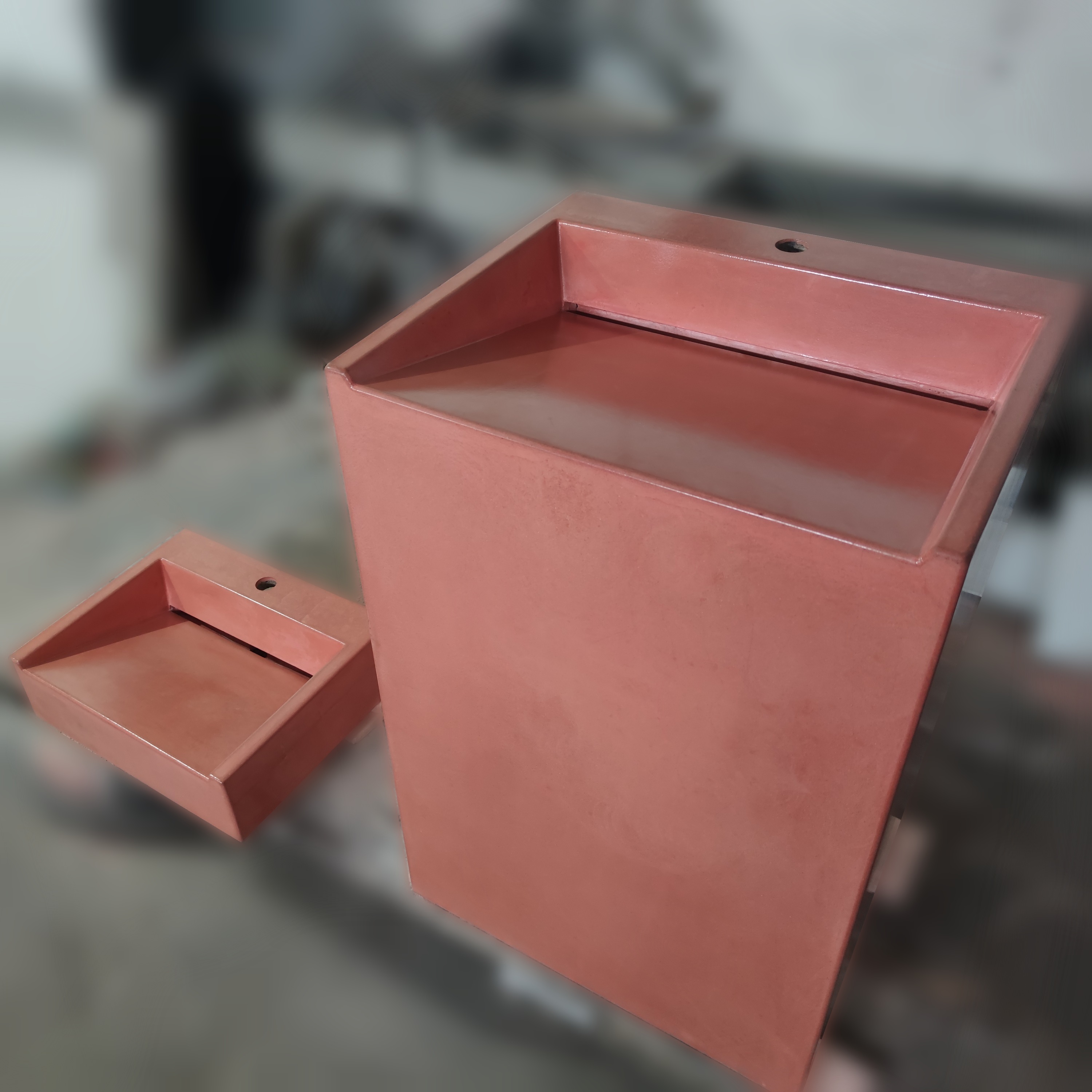 Бетонный умывальник бочка самостоячий розовый серый