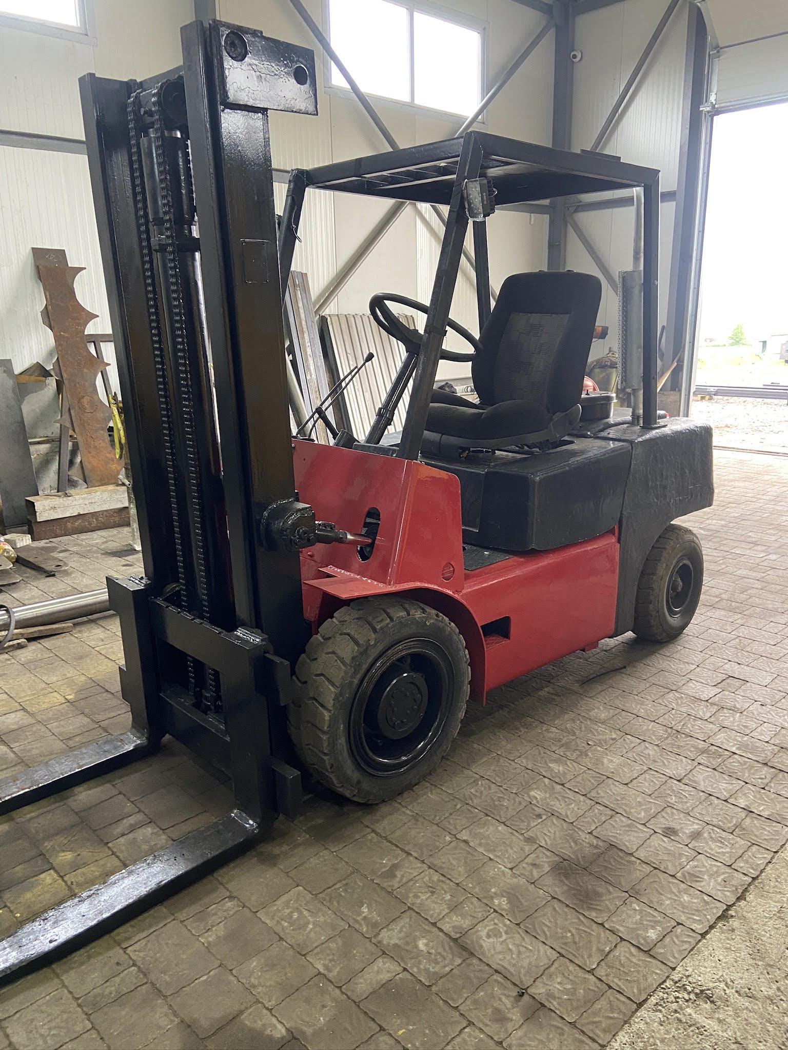 Продам погрузчик балканкар,  вантажопідйомність3,  5т