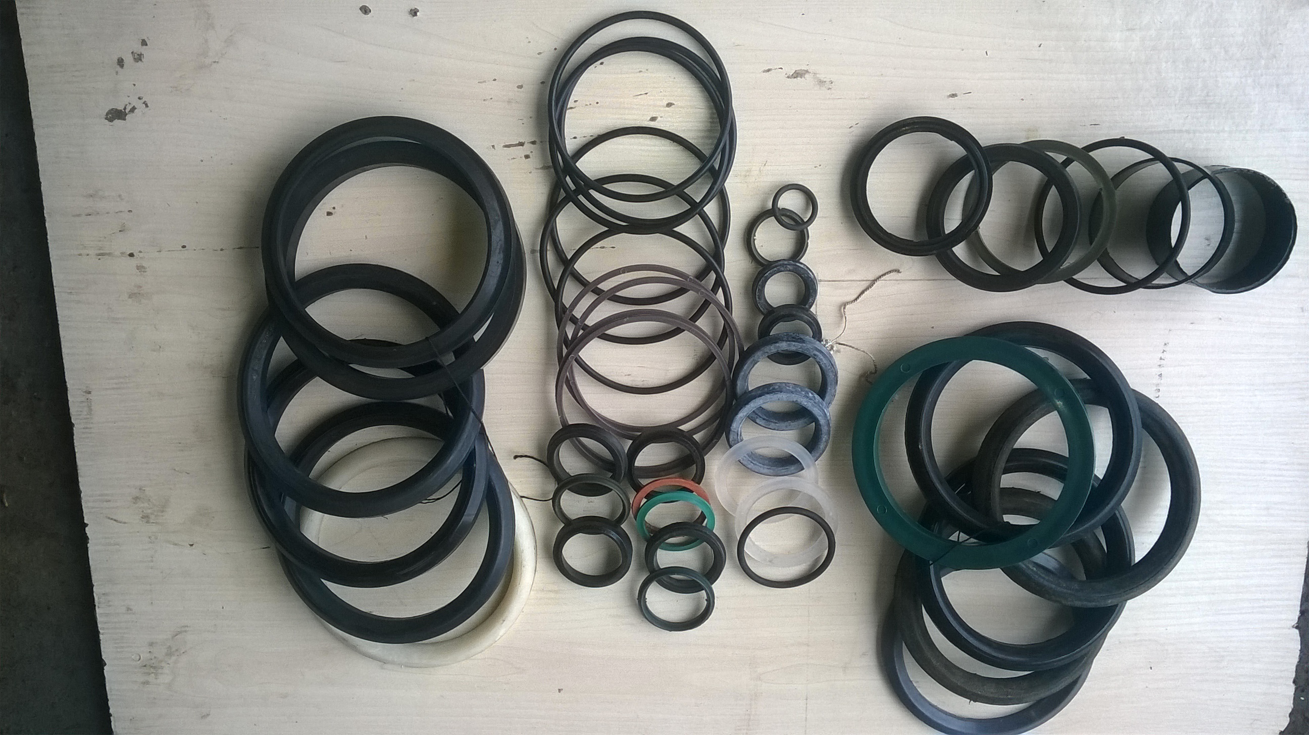 Подам двигун газ 52 до львівського автонавантажувача