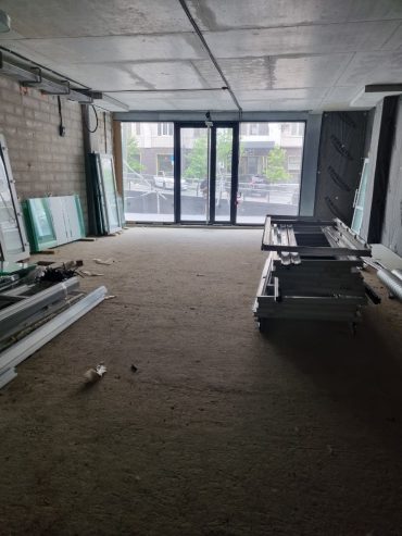 Приміщення в новому ТРЦ, Червона лінія, окремий вхід
