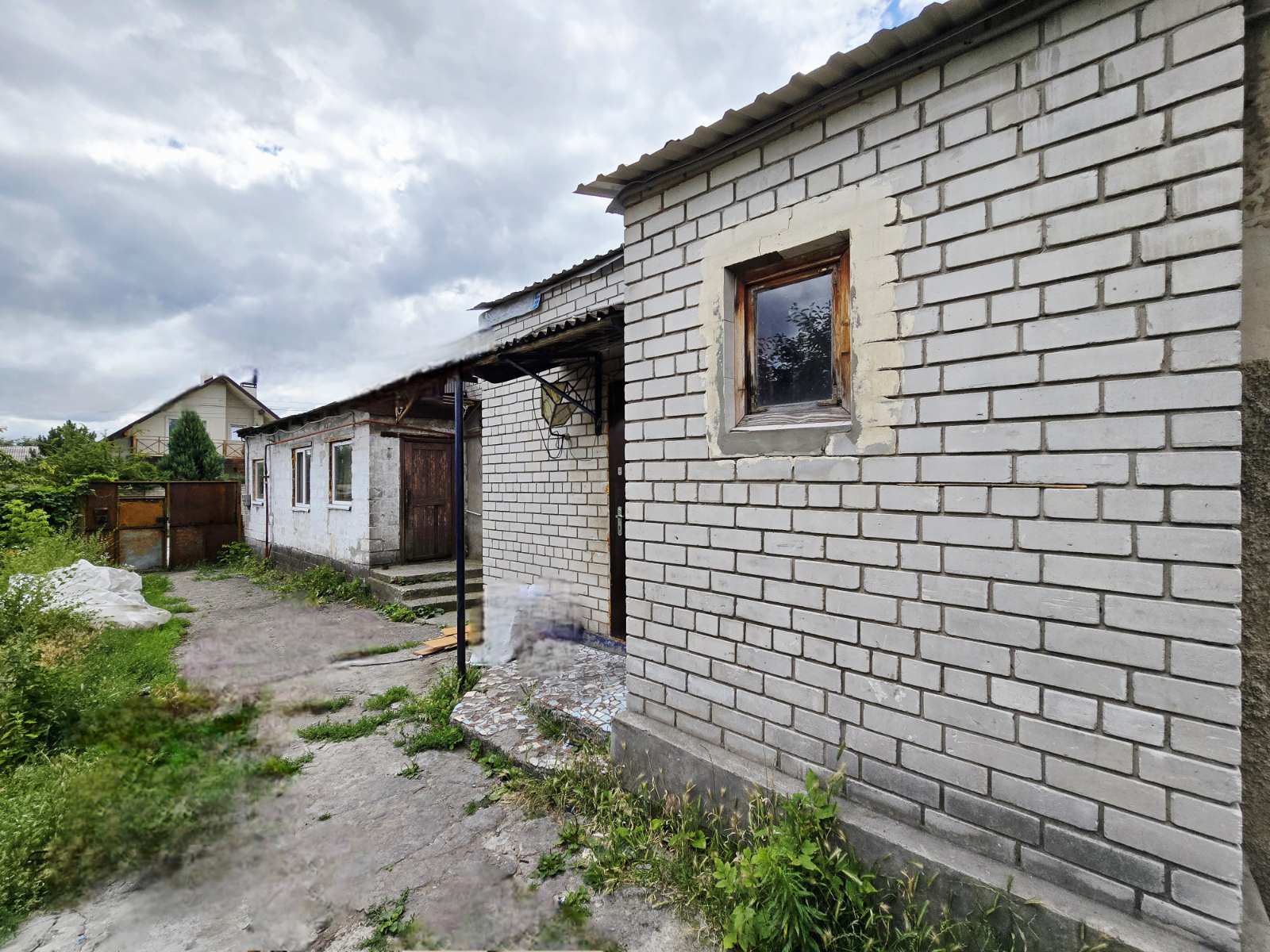 Продам участок земли с домом в Центре