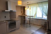 Чудова 1к.кв. Бажана просп. 30. Поруч м.Харьківська!