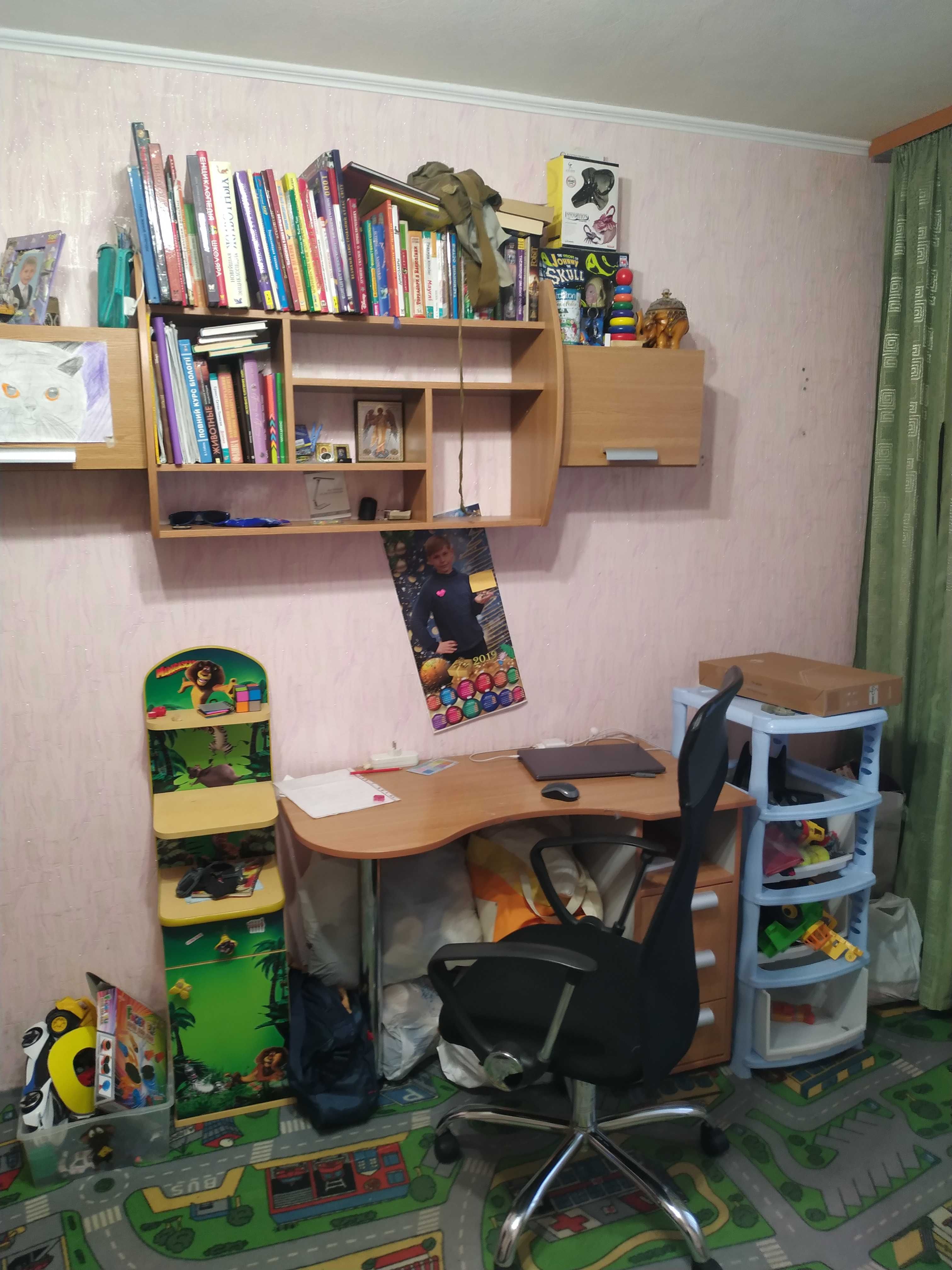 Продам. 3-к. 8/9, ж/м Сонячний, вул.Набережна Сонячна