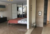 Чудова 1к.кв. Бажана просп. 30. Поруч м.Харьківська!