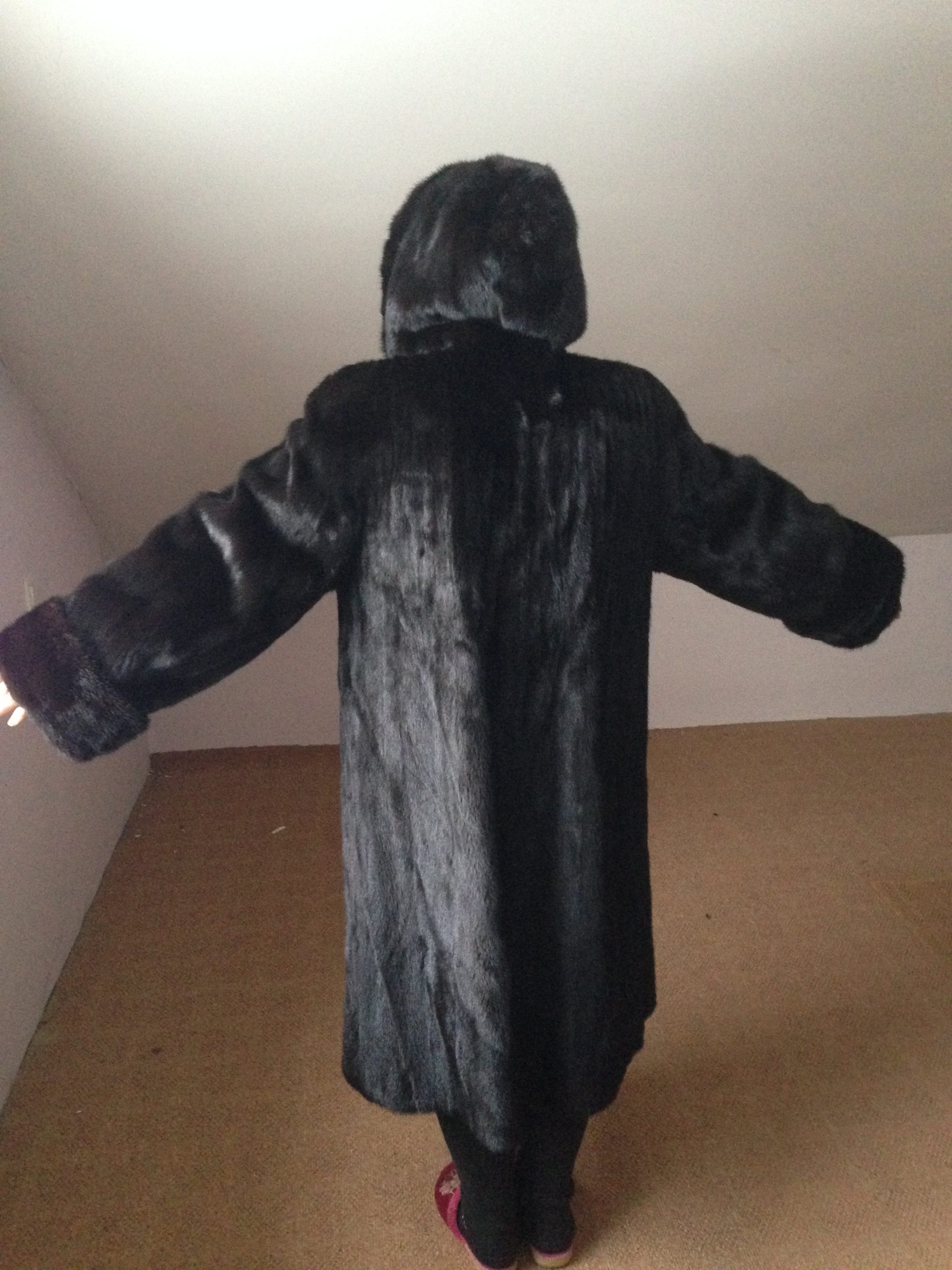 Шуба норкова чорна, довга Італія