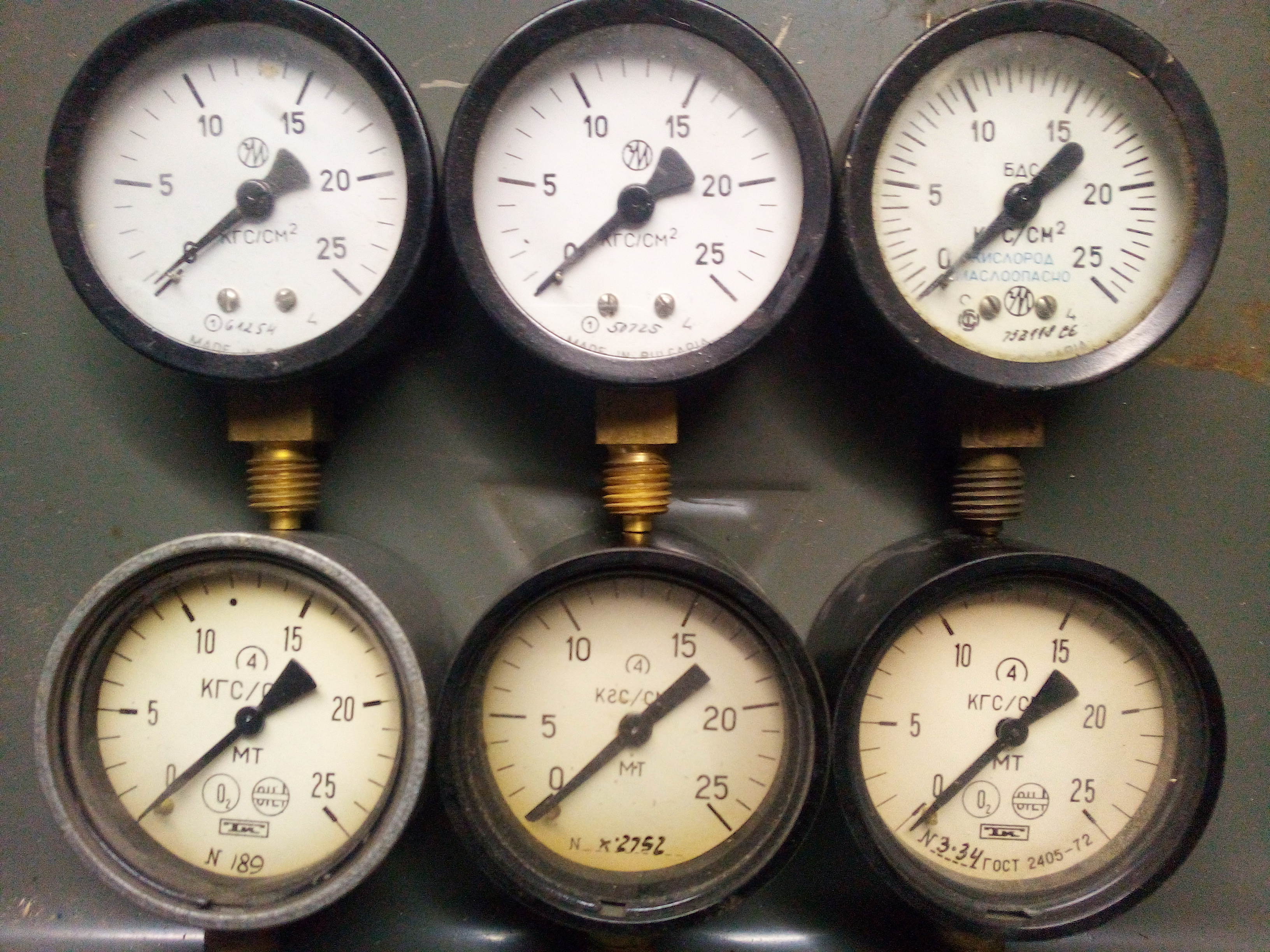Манометры МТ, МТК. Измеряемые давления 0-25 атм.