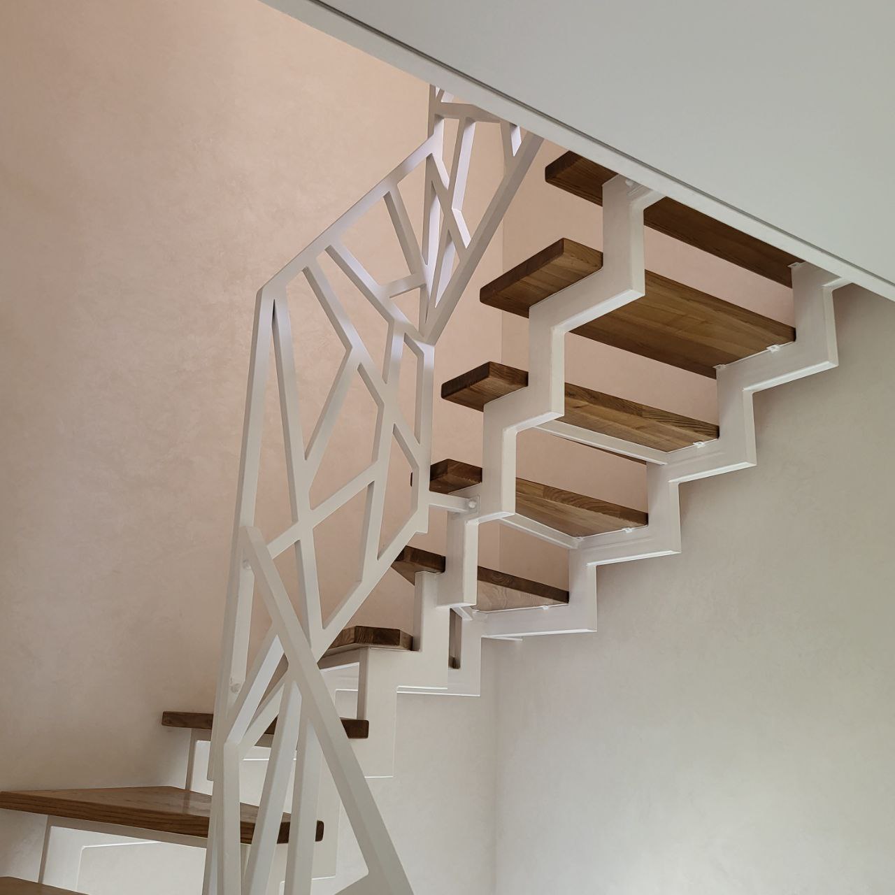 Металеві сходи під замовлення