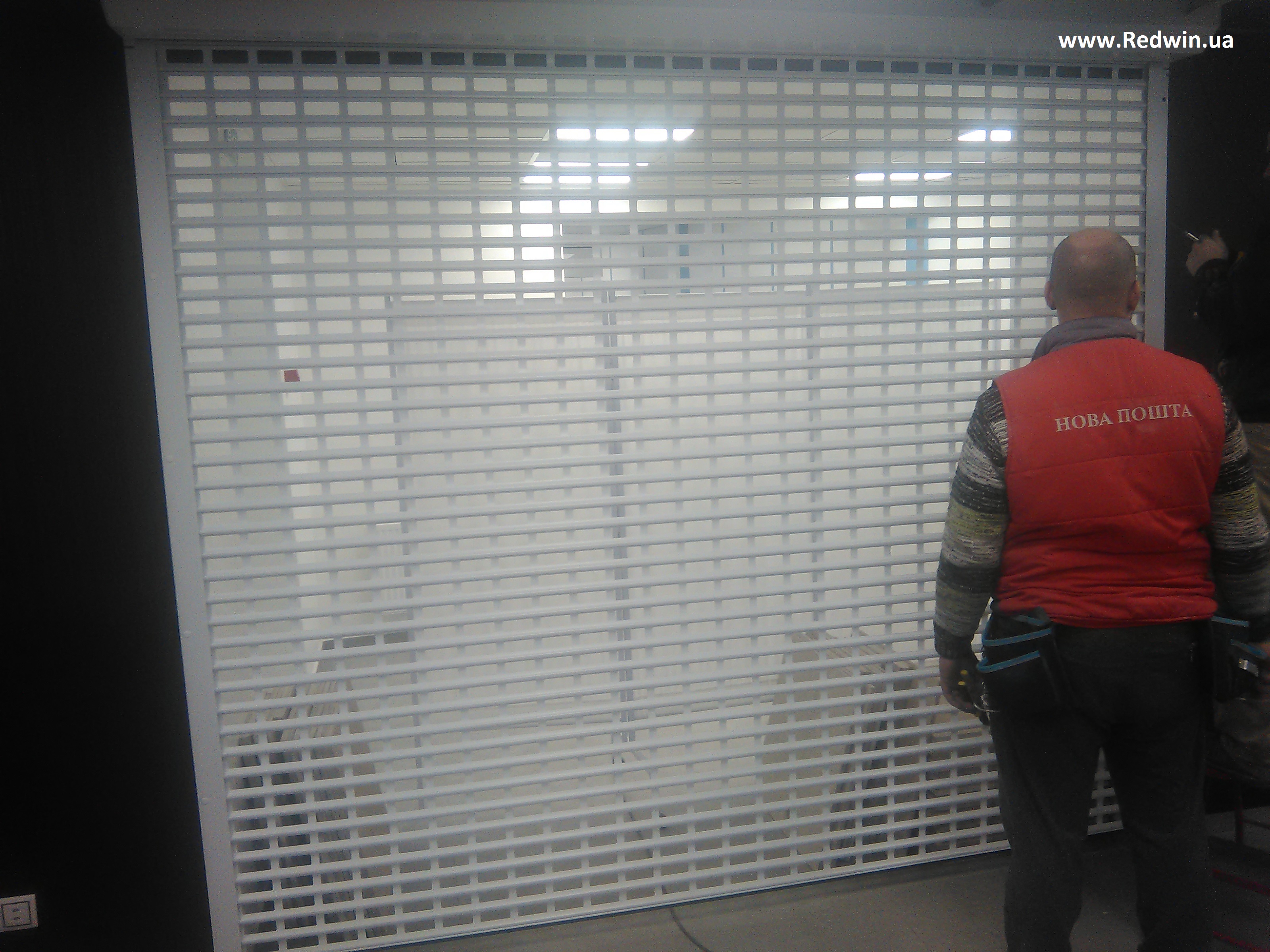 Захисні ролети — безпека вашого дому та бізнесу