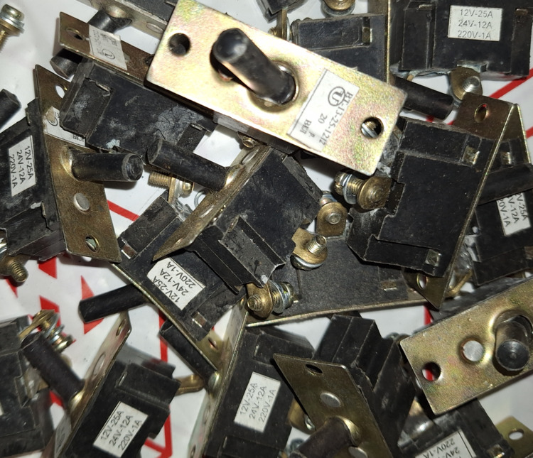 ВТ-13-25-1212 перемикач – тумблер