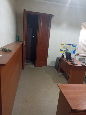 здам 2х кімнатну квартиру иетро Вокзальна