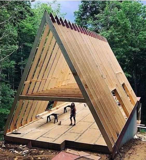 Купити зруб котеджу з рубаною стіною