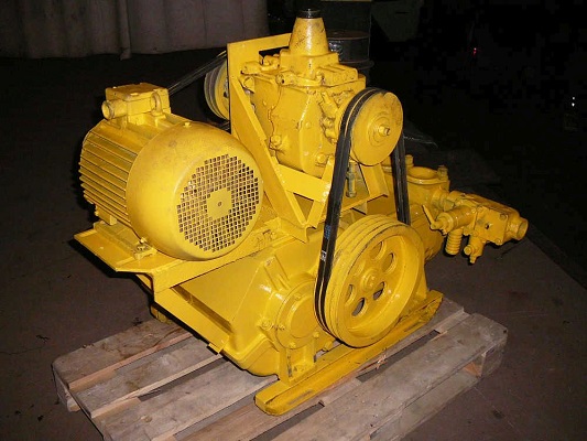 Буровий плунжерний насос НБ.