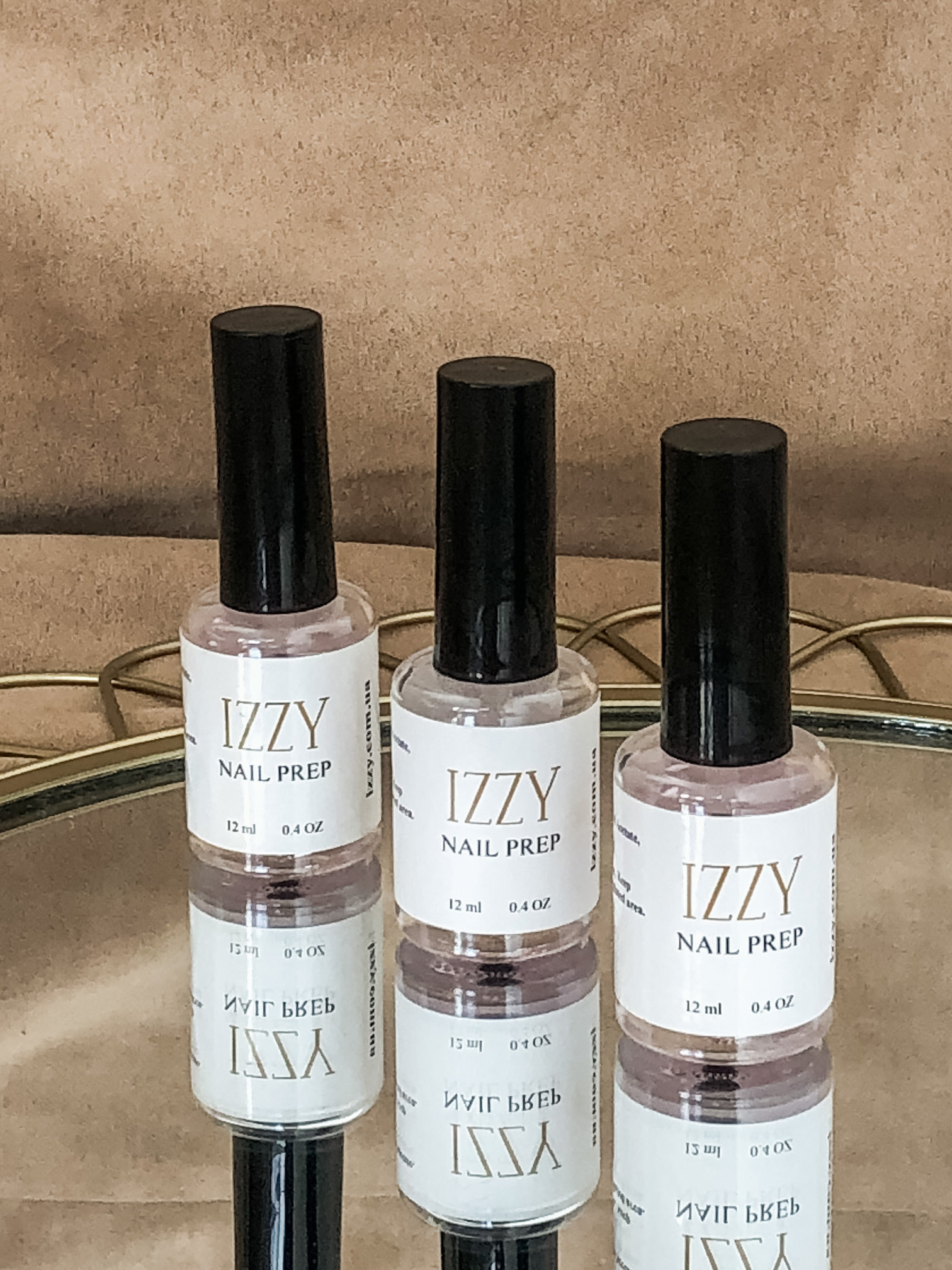 Професійні засоби для майстрів манікюру та педикюру.