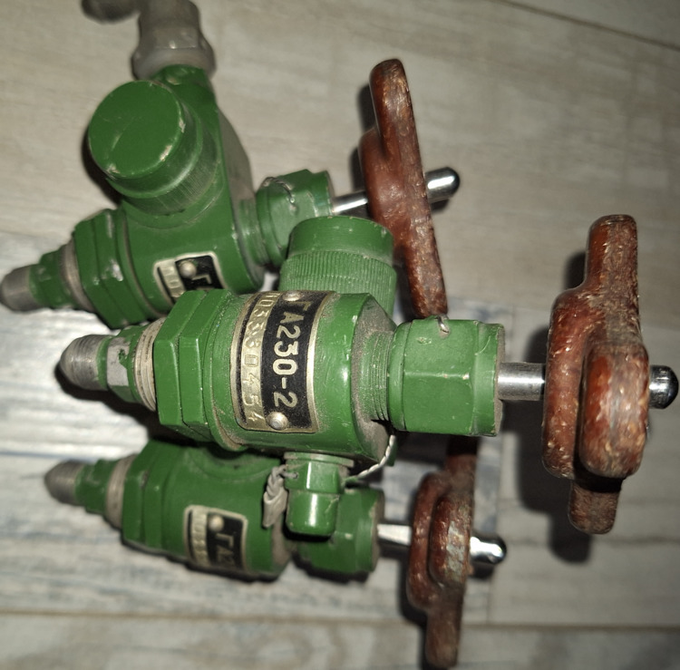 Дросільний кран ГА-230-2