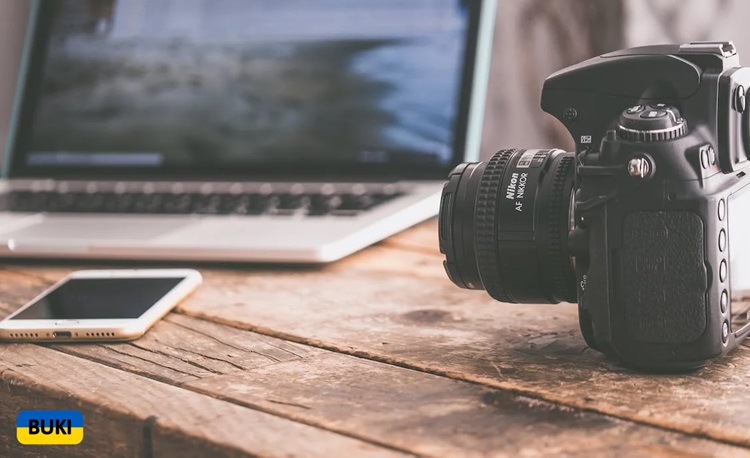 Відеомонтажер