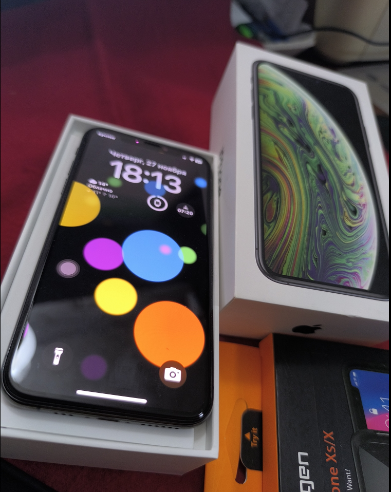 Продам смартфон  Айфоны 5,32Гб и Х, 256Гб.