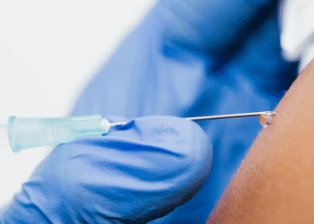 Чи можуть бути ускладнення після вакцинації?