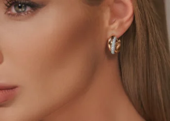 Сережки Cartier вишуканість, яка ніколи не виходить з моди