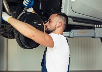Автомобили Ford из Японии: надежный выбор и запчасти для тормозной системы