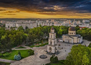 Кишинёв между прошлым и современностью: прогулка по городу контрастов