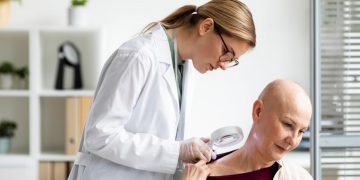 Сучасні підходи до лікування онкологічних захворювань: інноваційна діагностика та стандарти медичних послуг