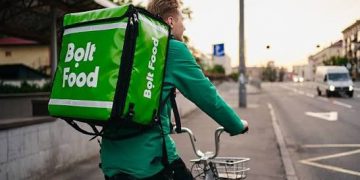 Робота з вільним графіком в Україні: перспективи, доходи та специфіка діяльності кур’єра