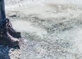 Догляд за трекінговими кросівками: як подовжити життя у 2-3 рази
