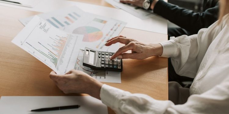 ROI корпоративного навчання англійської 2026: як виміряти