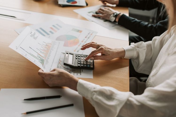 ROI корпоративного навчання англійської 2026: як виміряти