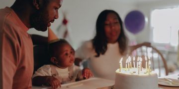 Привітання з 1 роком дитини: 40 варіантів — від батьків, бабусі