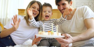 Привітання племіннику з днем народження: 60 варіантів за віком