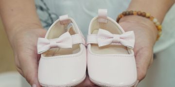 Привітання з народженням донечки: 50 варіантів українською